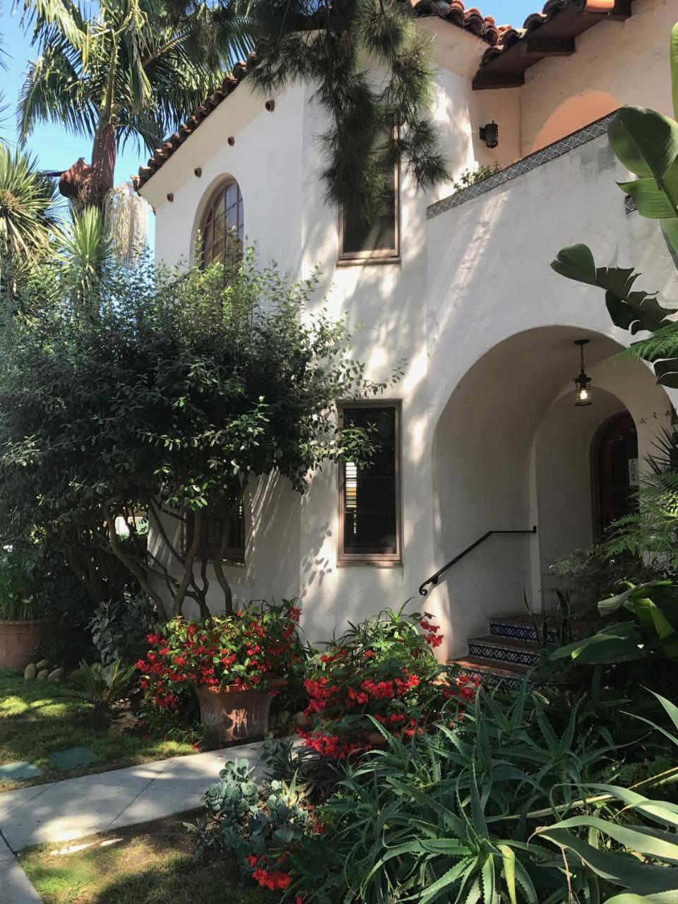 Villa Rosa Inn Santa Barbara Exterior photo